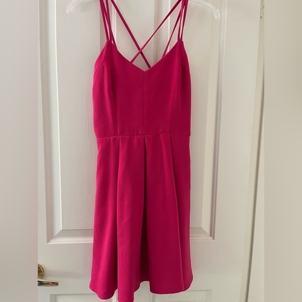 Lulu’s Strappy Fit & Flair Lined Pleated Zip Back Dress Size Small Pink/Fuschia